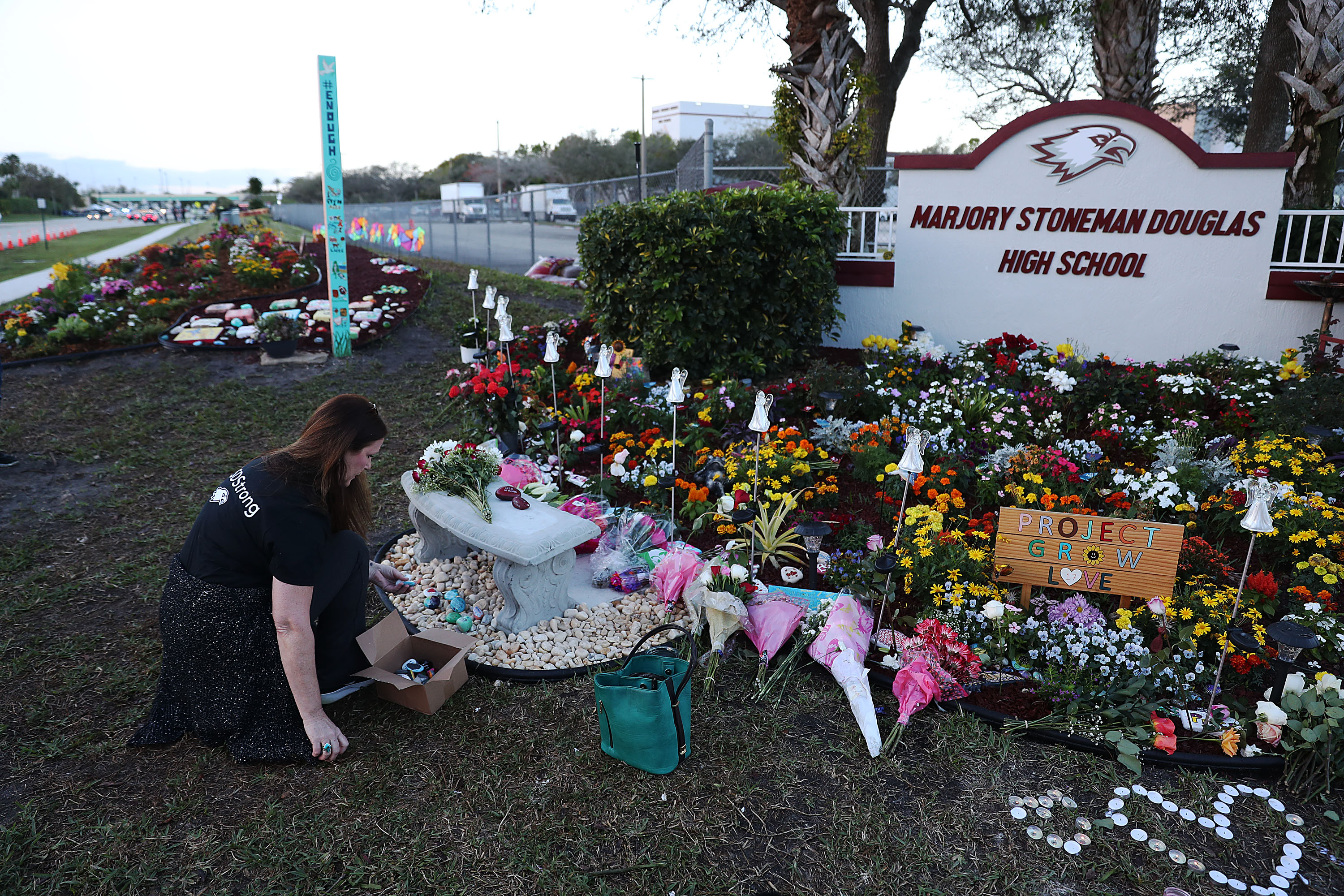 Former Florida Deputy Scot Peterson Charged After Staying Outside During The Parkland School Shooting