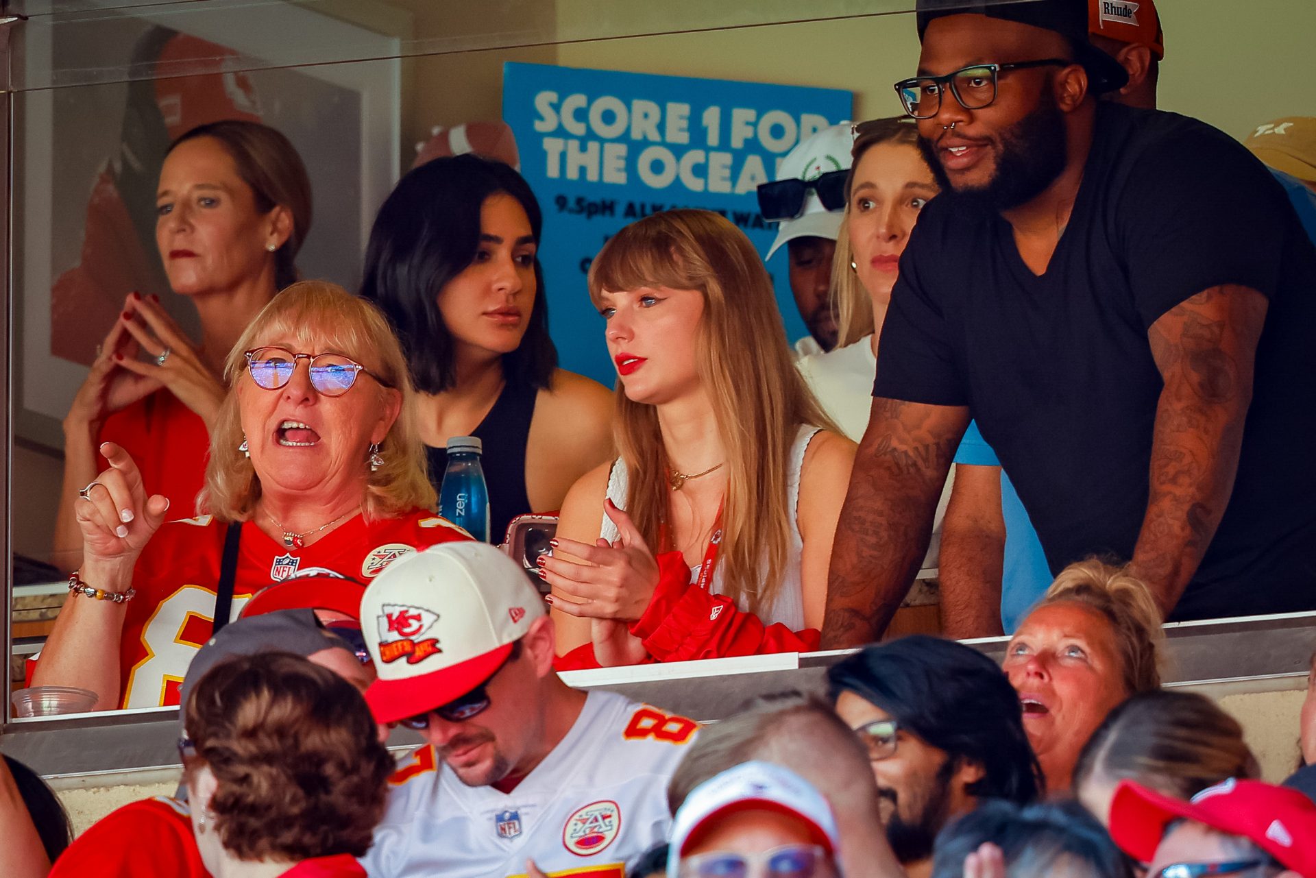Locked In? Travis Kelce Says His Friends & Family Spoke 'Good Things' About Taylor Swift After Bears vs Chiefs Game