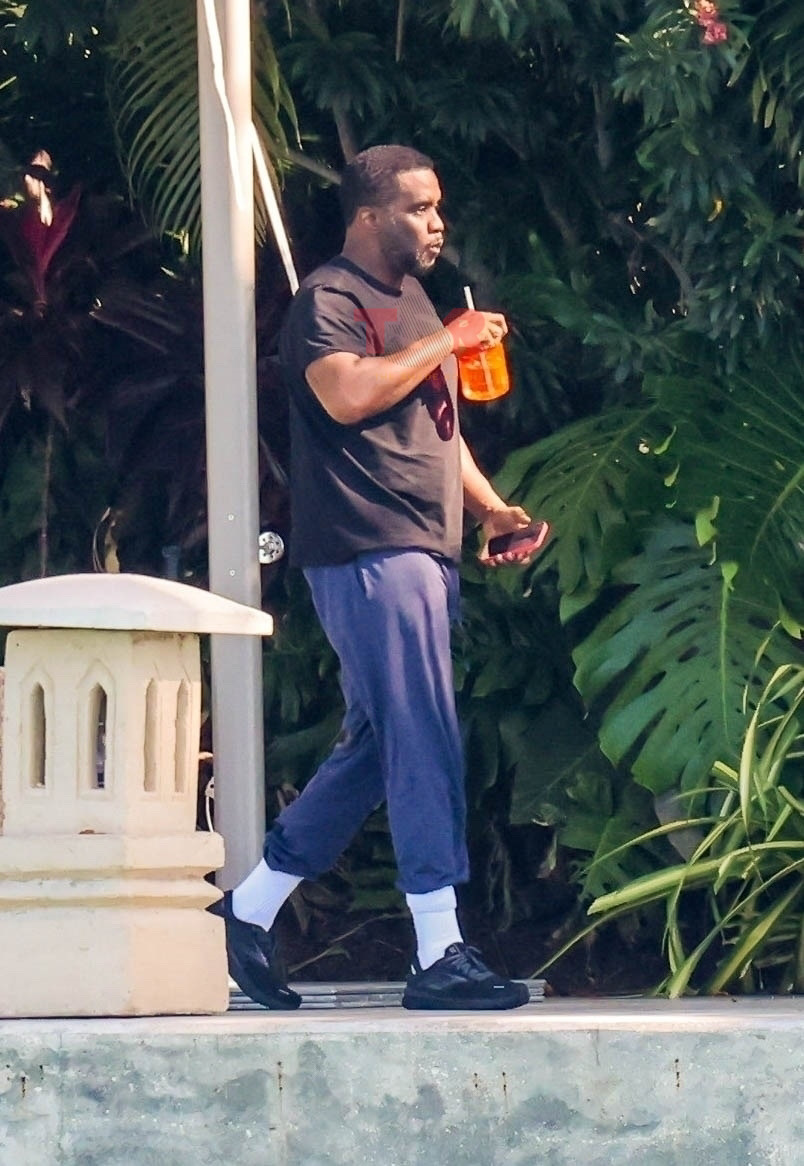 Diddy Pictured For The First Time Since Cassie Lawsuit & Settlement (Exclusive Photos)