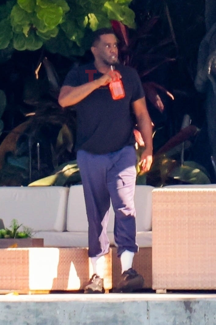 Diddy Pictured For The First Time Since Cassie Lawsuit & Settlement (Exclusive Photos)
