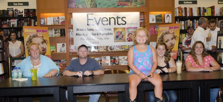 Social Media Users Mourn The Passing Of 'Here Comes Honey Boo Boo' Star Anna "Chickadee" Cardwell